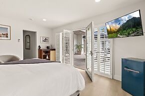 Casa Oliver Hotel & Resort - A Gay Men's Resort