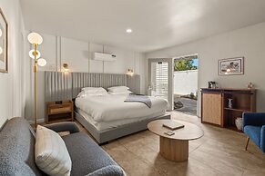 Casa Oliver Hotel & Resort - A Gay Men's Resort