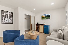 Casa Oliver Hotel & Resort - A Gay Men's Resort