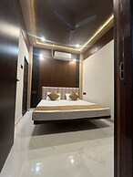 Om Nilay Paying Guest House By GRB