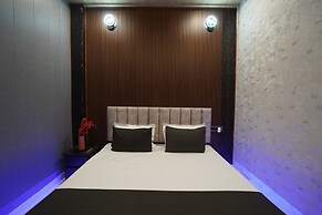 Om Nilay Paying Guest House By GRB