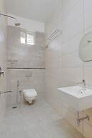 Hotel Tree Suites Next Airport Inn