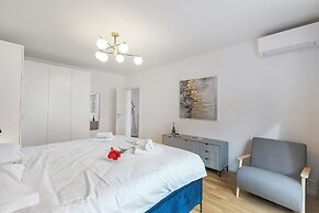 Novos Contrada Apartments