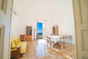 Cesarea & Marisole House With Sea View