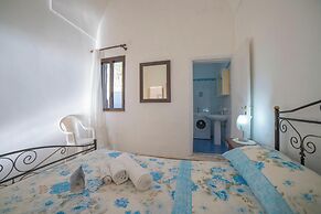 Cesarea & Marisole House With Sea View