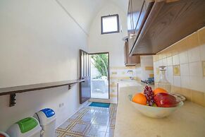 Cesarea & Marisole House With Sea View