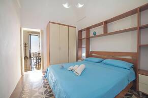 Cesarea & Marisole House With Sea View