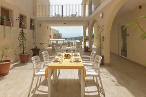 Ta'Battista B&B with pool Ix-Xwejni