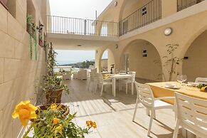 Ta'Battista B&B with pool Ix-Xwejni