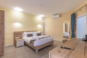 Ta'Battista B&B with pool Ix-Xwejni