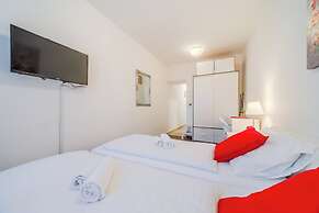 Red Vibe Studio Central 1