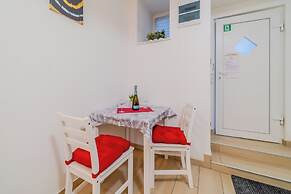 Red Vibe Studio Central 1