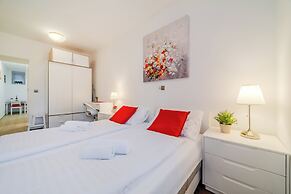 Red Vibe Studio Central 1