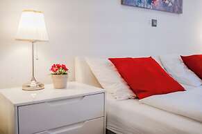 Red Vibe Studio Central 1