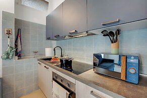 Blu Lavanda Lakeview Terrace + Garden
