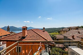 Luce Lake View on Stresa Hill