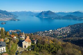 Luce Lake View on Stresa Hill