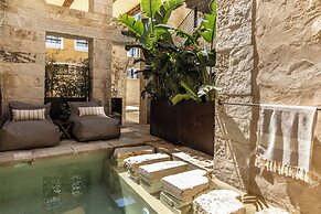 Amalen Suites Adults Only