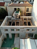 Amalen Suites Adults Only