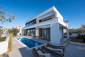 Villa Cataleya with private heated pool