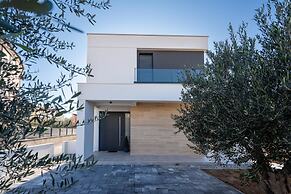 Villa Cataleya with private heated pool