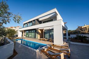 Villa Cataleya with private heated pool