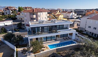 Villa Cataleya with private heated pool