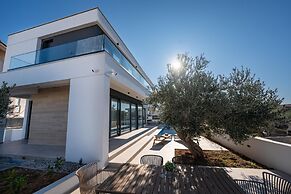 Villa Cataleya with private heated pool