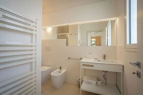 Villa Torricella With Sunny Garden