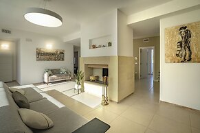 Villa Torricella With Sunny Garden