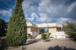 Villa Torricella With Sunny Garden