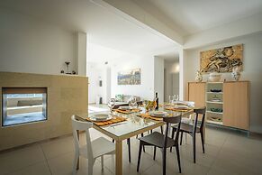 Villa Torricella With Sunny Garden