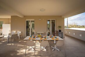 Villa Torricella With Sunny Garden