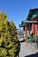 Deodar Inn resort