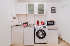 Red Vibe Studio Central 2