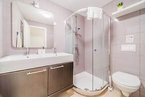 Red Vibe Studio Central 2