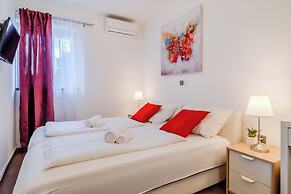 Red Vibe Studio Central 2