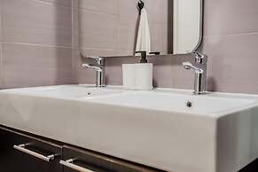 Red Vibe Studio Central 2