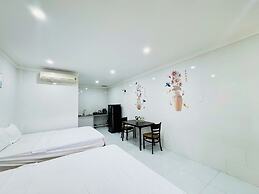 Hotel Duong Dong Town