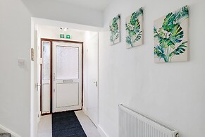 Spacious 4-Bedroom 2-Bath Home in Bywood