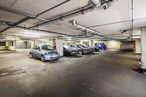 Basildon - 2-bed - Sleeps 5 - Near Train Station