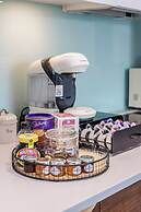 Basildon - 2-bed - Sleeps 5 - Near Train Station