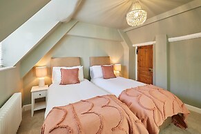 Host Stay Dalton House