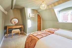 Host Stay Dalton House