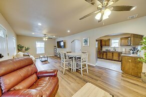 < 1 Mi to Frost Bank Center: Home w/ Deck + Grill!