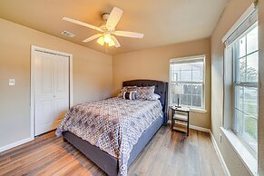 < 1 Mi to Frost Bank Center: Home w/ Deck + Grill!