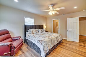 < 1 Mi to Frost Bank Center: Home w/ Deck + Grill!