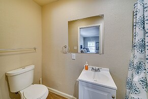 < 1 Mi to Frost Bank Center: Home w/ Deck + Grill!