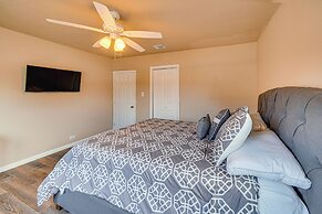 < 1 Mi to Frost Bank Center: Home w/ Deck + Grill!