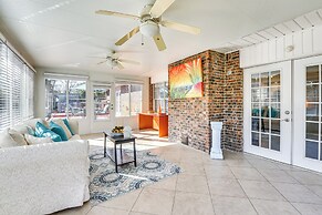 Sunny Retreat w/ Hot Tub in Fort Walton Beach!